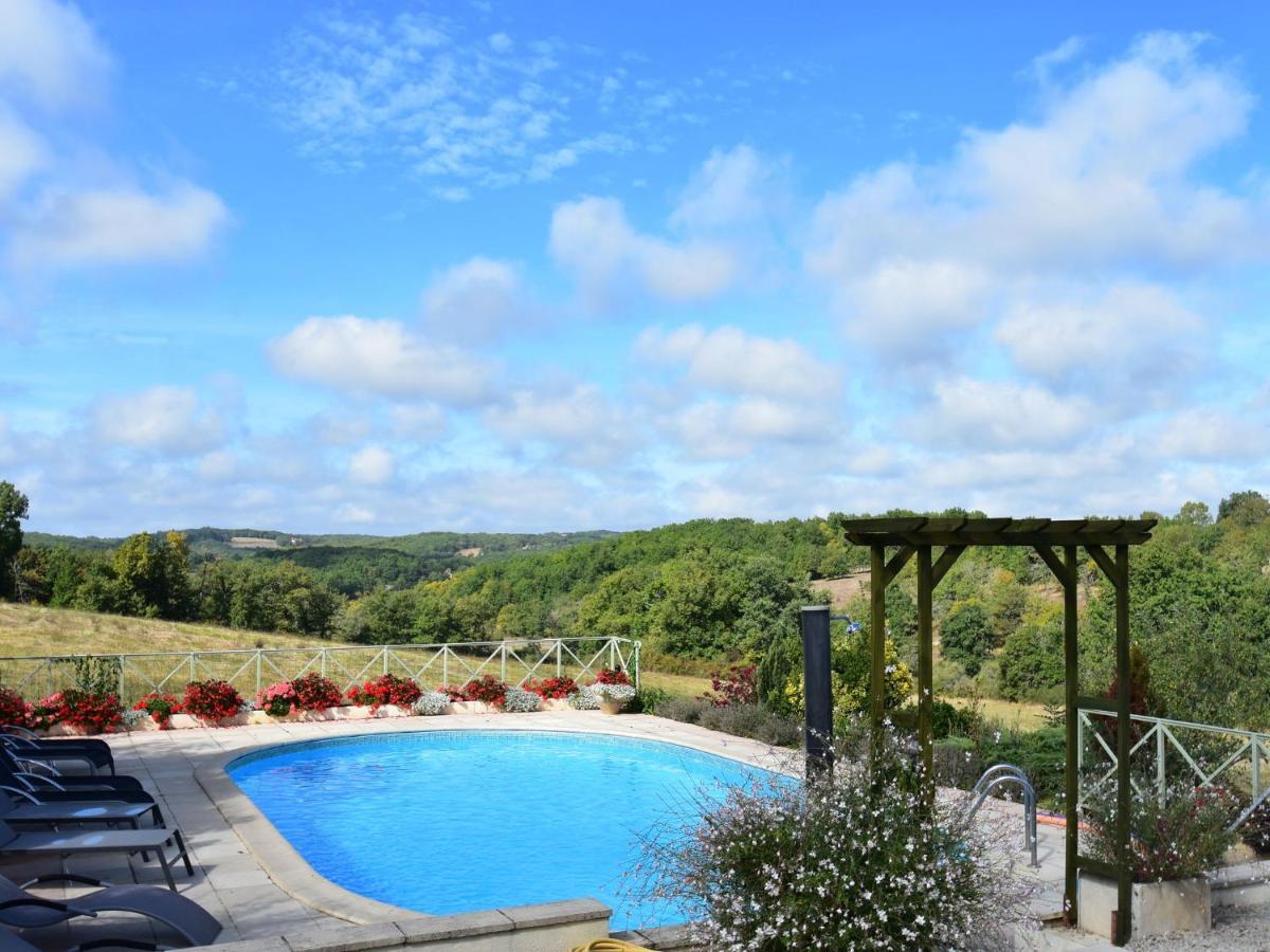 Charming Holiday Home With Pool Lavercantière 外观 照片