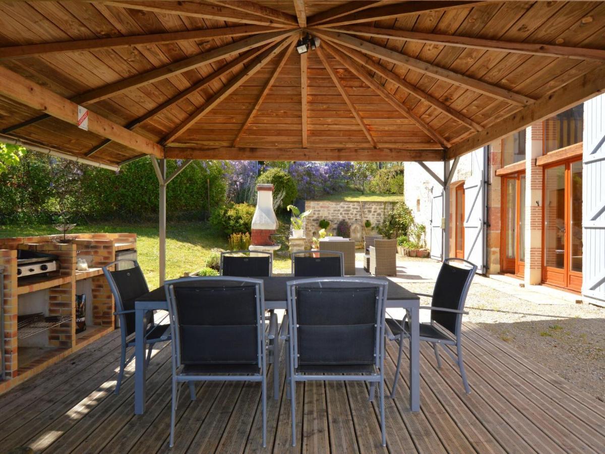 Charming Holiday Home With Pool Lavercantière 外观 照片