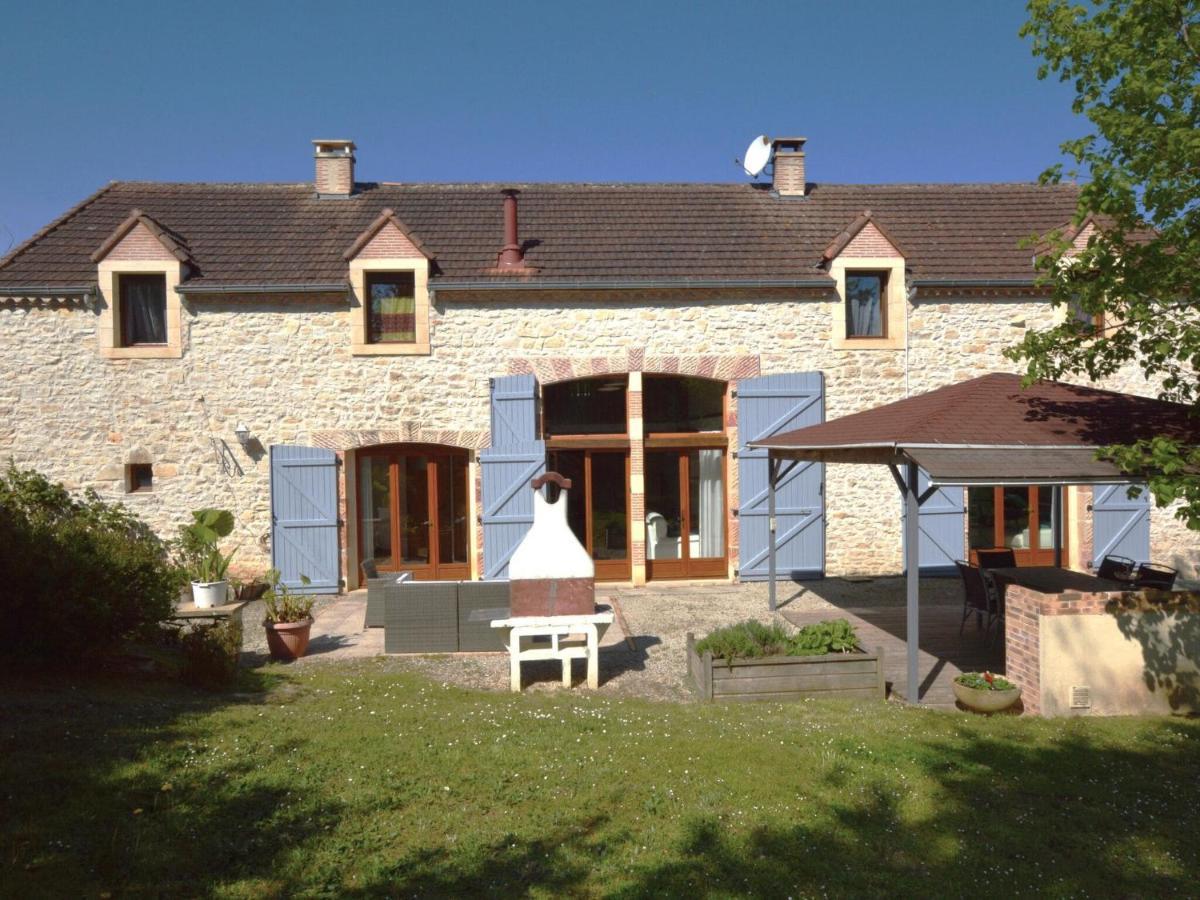 Charming Holiday Home With Pool Lavercantière 外观 照片