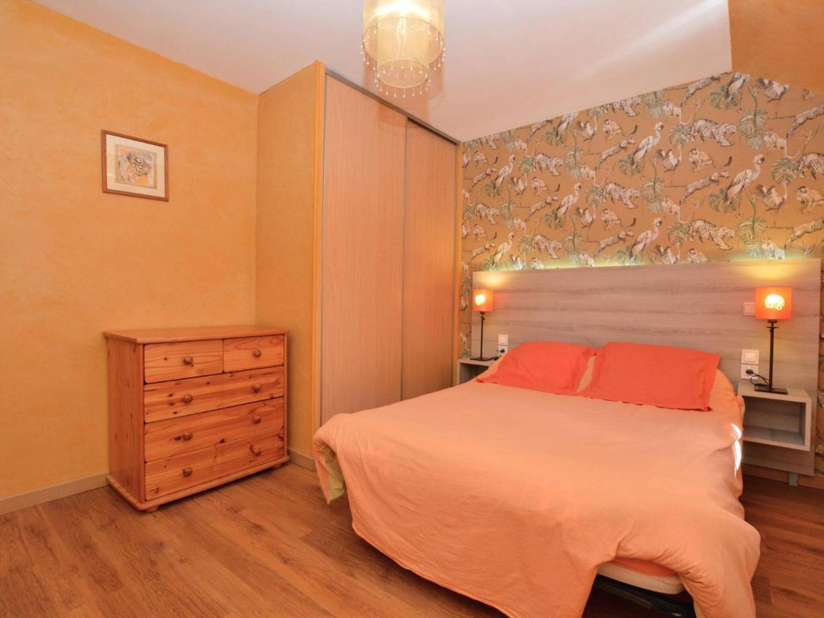 Charming Holiday Home With Pool Lavercantière 外观 照片